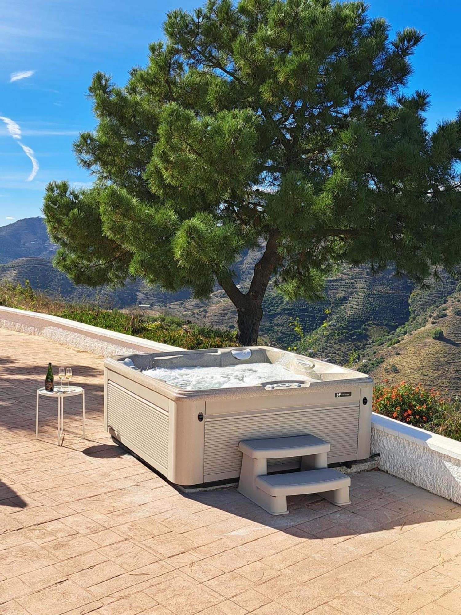 Villa Luxury - Breathtaking Views - Hot Tub - 15' To Cómpeta